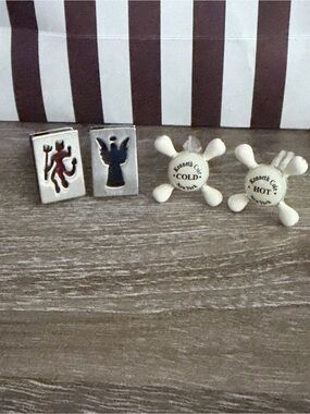 Kenneth Cole White and Silver Novelty 'Hot' & 'Cold' Cufflink Set